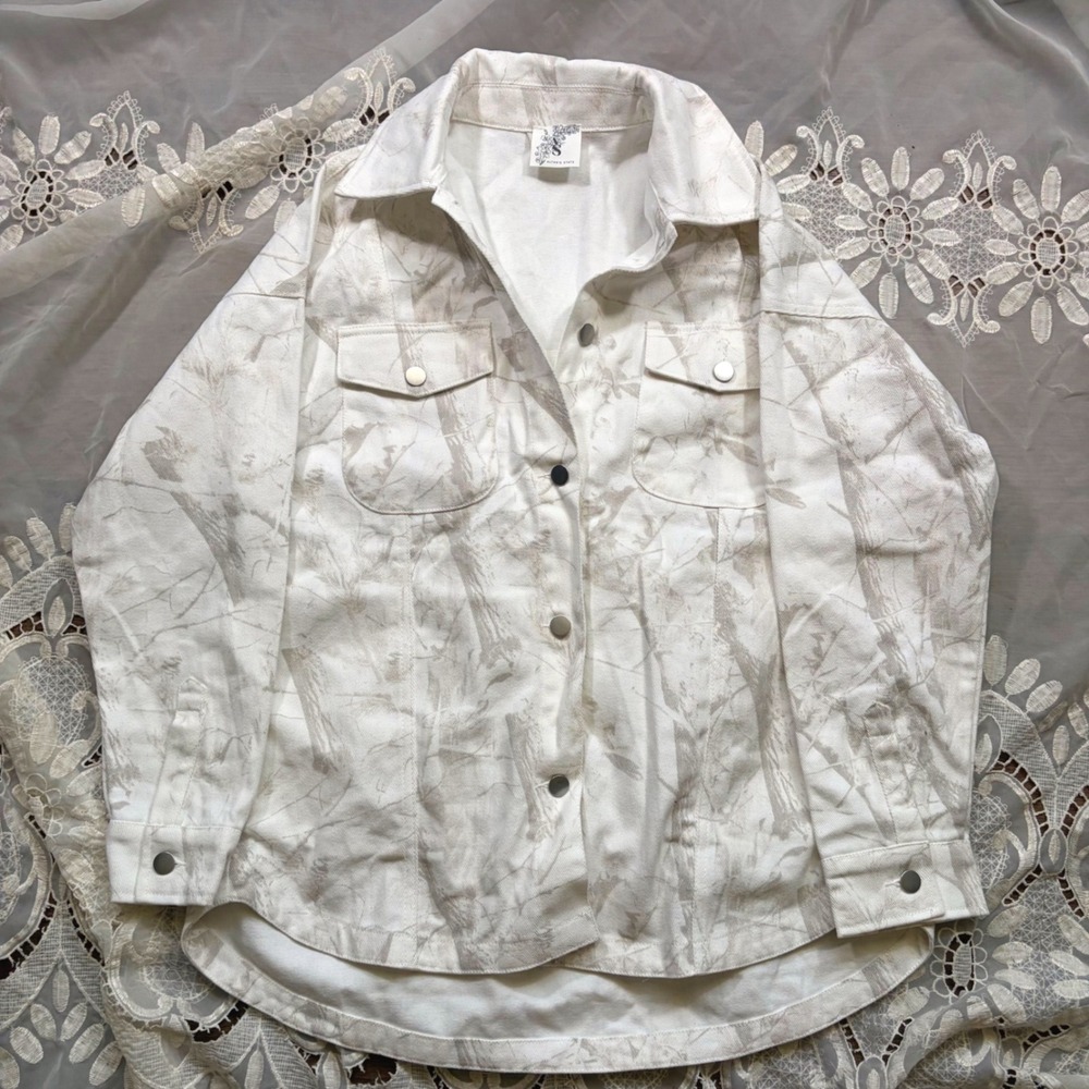 Altar'd State Womens Camo Print Cotton Denim Shacket Cream Tan Size M LJ1063